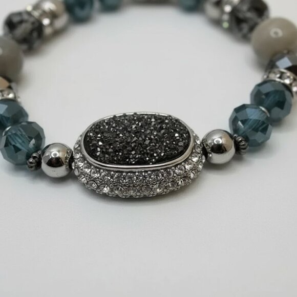 💎 Chico's Metallic Drusy Glass Beaded Stretch Bracelet - Blues & Grays - Picture 7 of 7